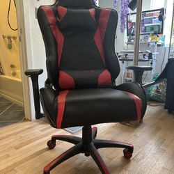 Emerge Gaming Chair in Great Condition