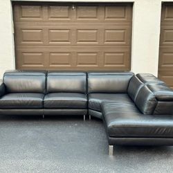 Sectional Couch/Sofa - Modern Design - Leather - Delivery Available 🚛