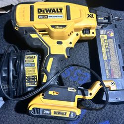 DEWALT DCN680D1 20 V MAX XR 18 GAUGE BRAD NAILER KIT