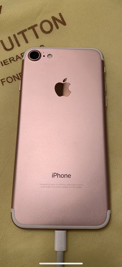 Apple iPhone 7 32gb Rose gold mint condition asking $220obo for