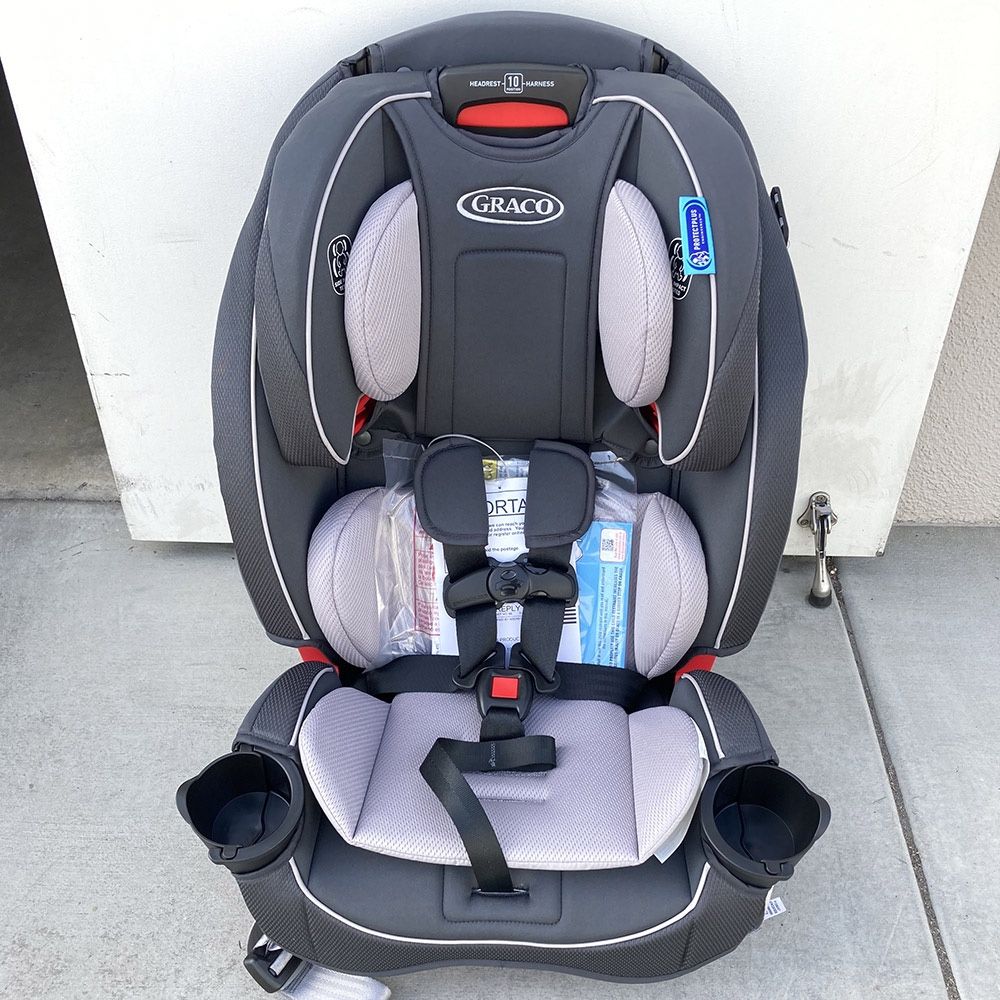 $145 (New) Graco slimfit 3 in 1 car seat, slim & comfy design saves space for child 5 to 100lbs, redmond
