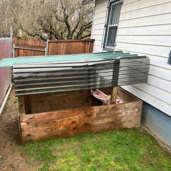 Dog House / Puppy Welping Pin