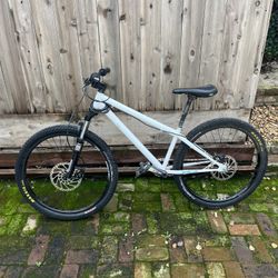 Dirt Jumper 