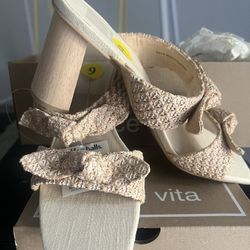 Dolce Vita Women's Beige Zeeke Sandal  Square