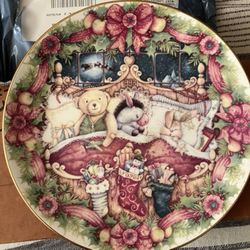 Royal Doulton -1998 "Christmas Night" 8 1/4"Plate -Pin #216-by Jane Janes-