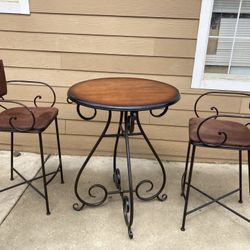Mesa Con  2 Sillas 