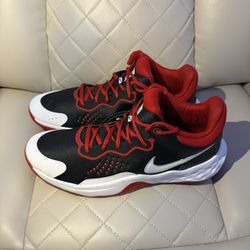 Nike https://offerup.com/redirect/?o=Rmx5LkJ5 Mid 3 Black/Red/White Basketball Shoes