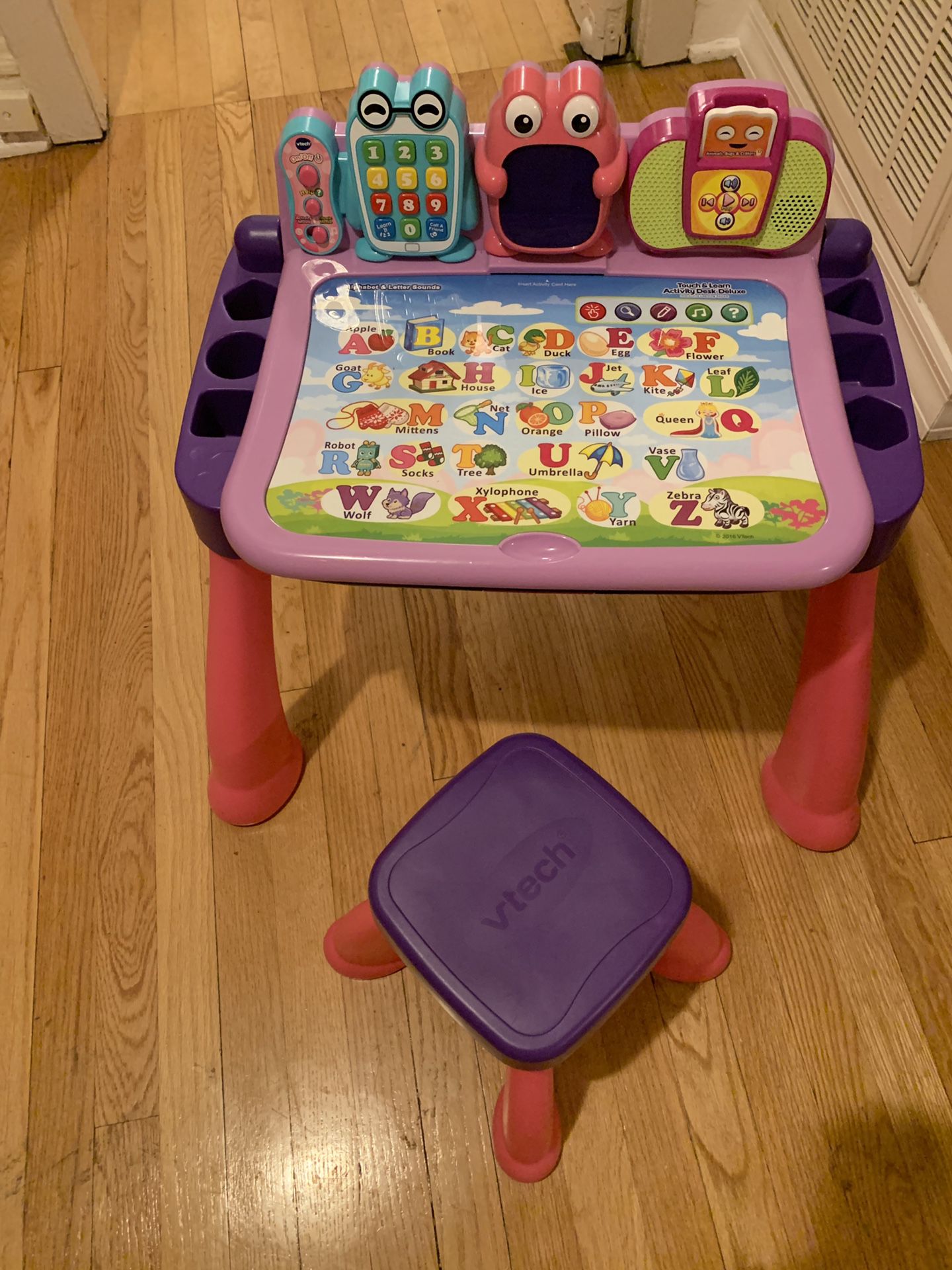VTech touch and learn activity desk deluxe