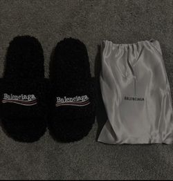 Balenciga fur slides black brand new size Eur 43-us 10