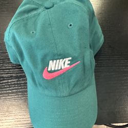 Women’s Nike Cap