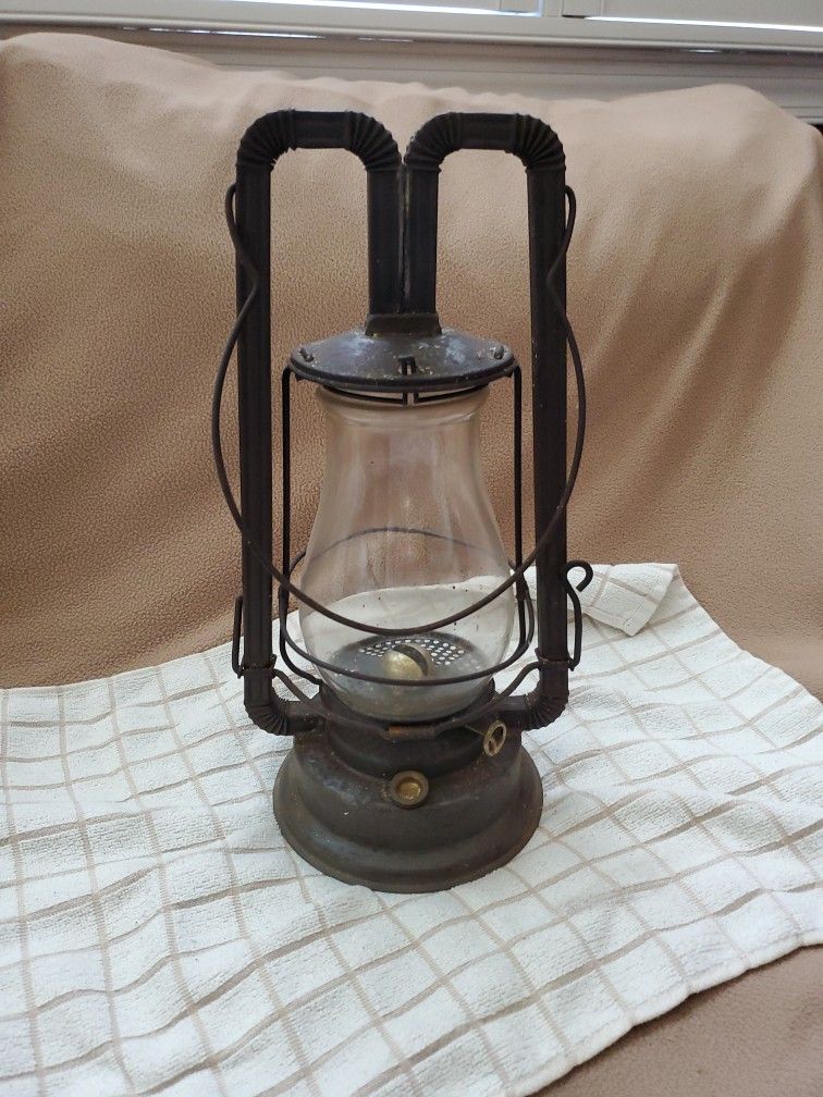 Nail City Crank Tubular Lantern