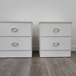 Two Nightstands  - Dos Mesitas De Noche 