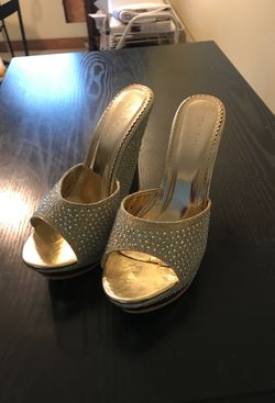 Helen’s Heart Gold Wedge size 39