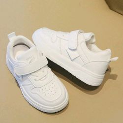 Estoy Vendiendo Estos Zapatos Para Niños Size 1