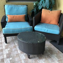 Gorgeous Outdoor Furniture! 6 Pieces With Pillows And Cushions. 