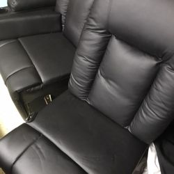 2 Massage Chairs