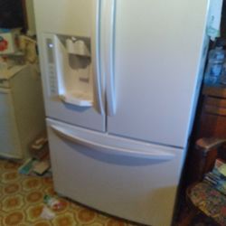 LG refrigerator $400 OBO!!!!