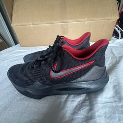 Nikes Men Size 9 