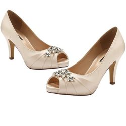 Size 71/2 Wedding/even Heels