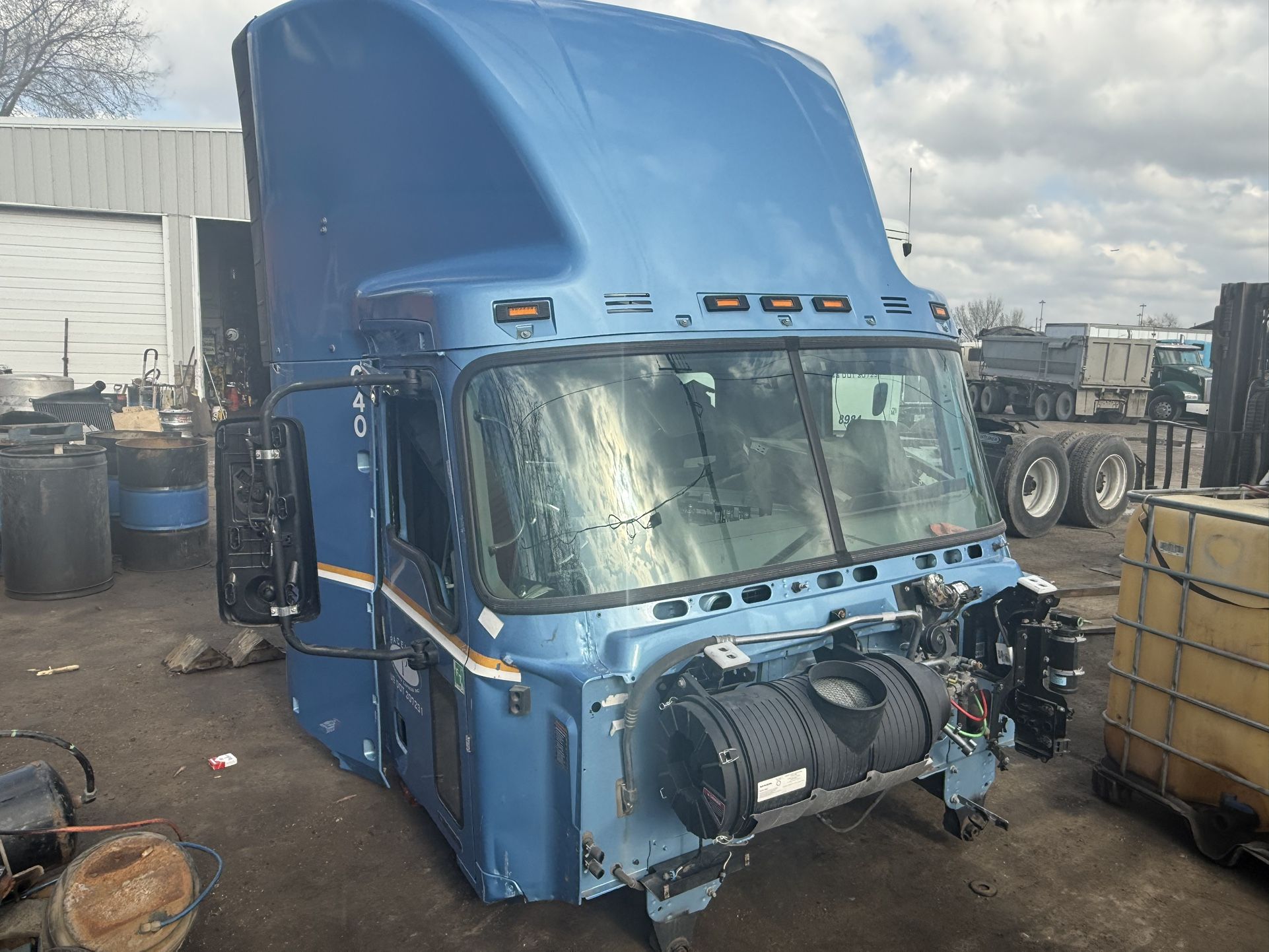 Mack AN64T