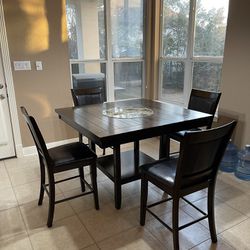 Breakfast Table with Spinning Center