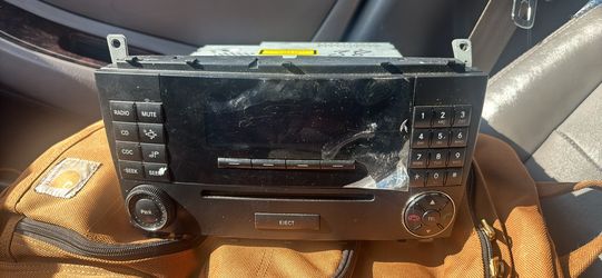 Mercedes Benz C Class OEM Head Unit