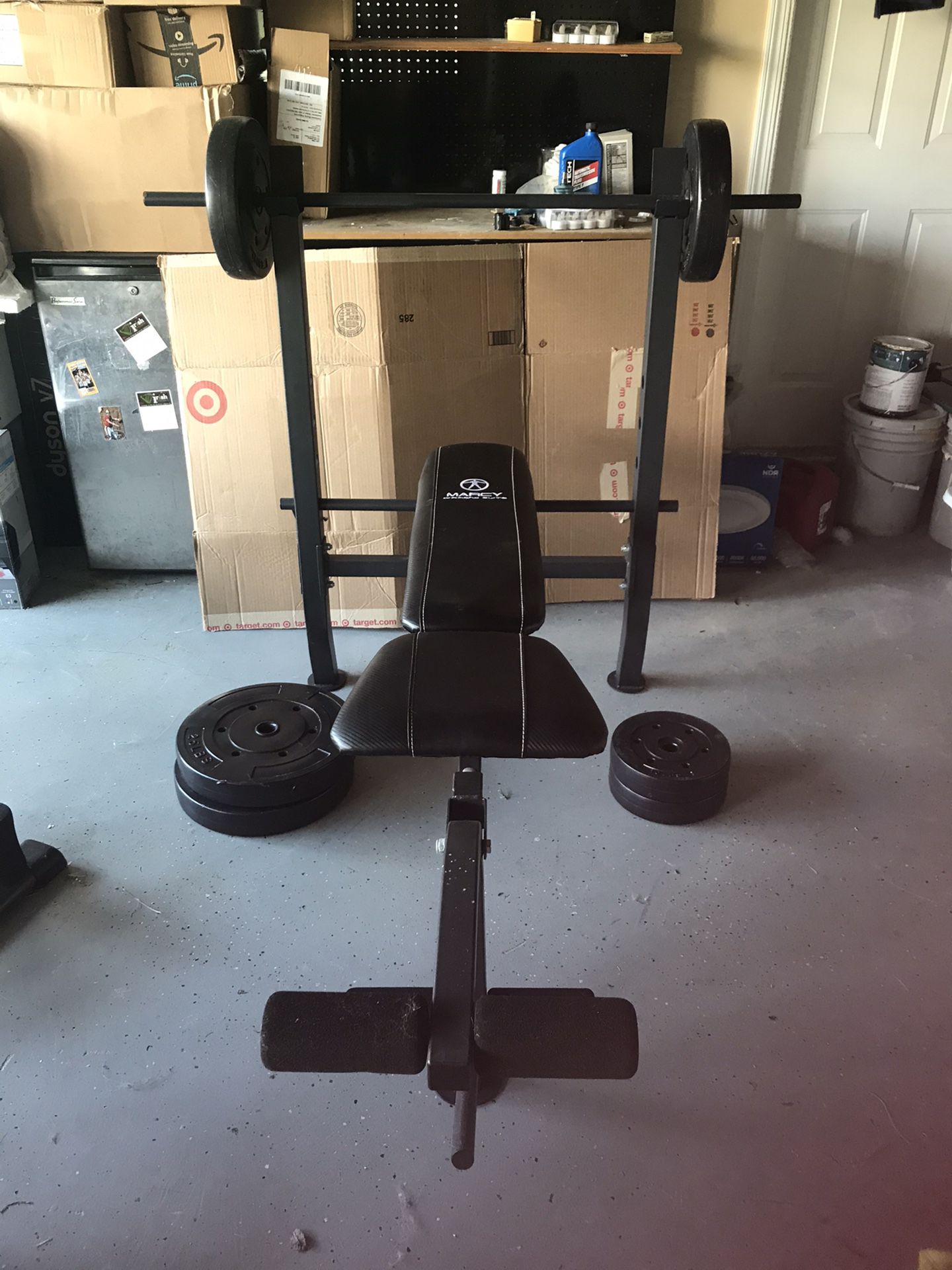 Weight bench with weights