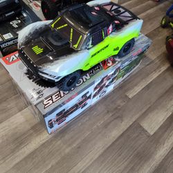 ARRMA senton BLX 3s brushless electric RC Short course truck brand new