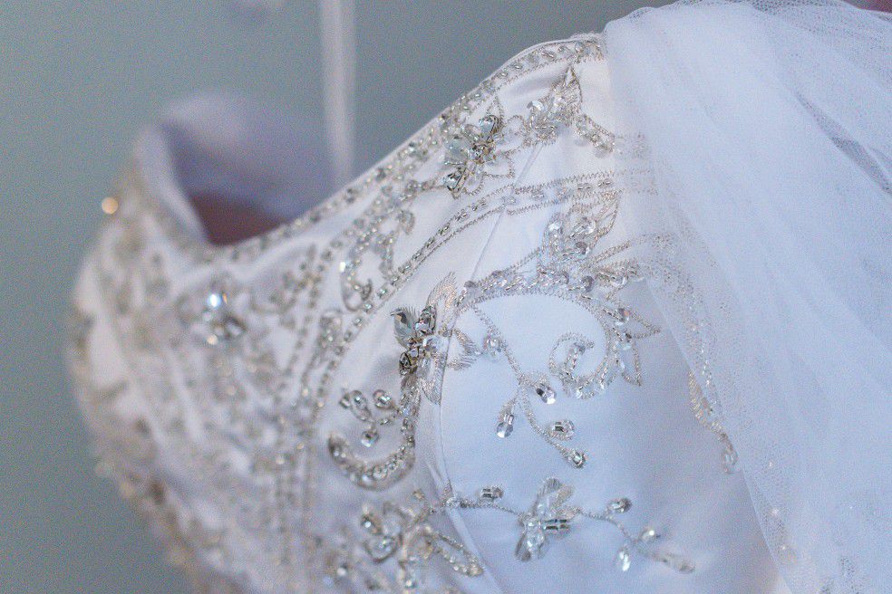 Fairytale wedding dress, with 3-tier veil!!