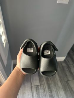 adidas Yeezy Slide