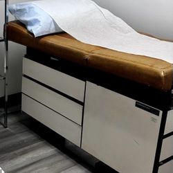 Exam Table/Bed