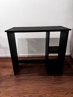Little computer desk