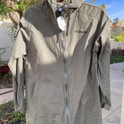 NEW WITH TAGS: Columbia Women’s Parka - Green - XS
