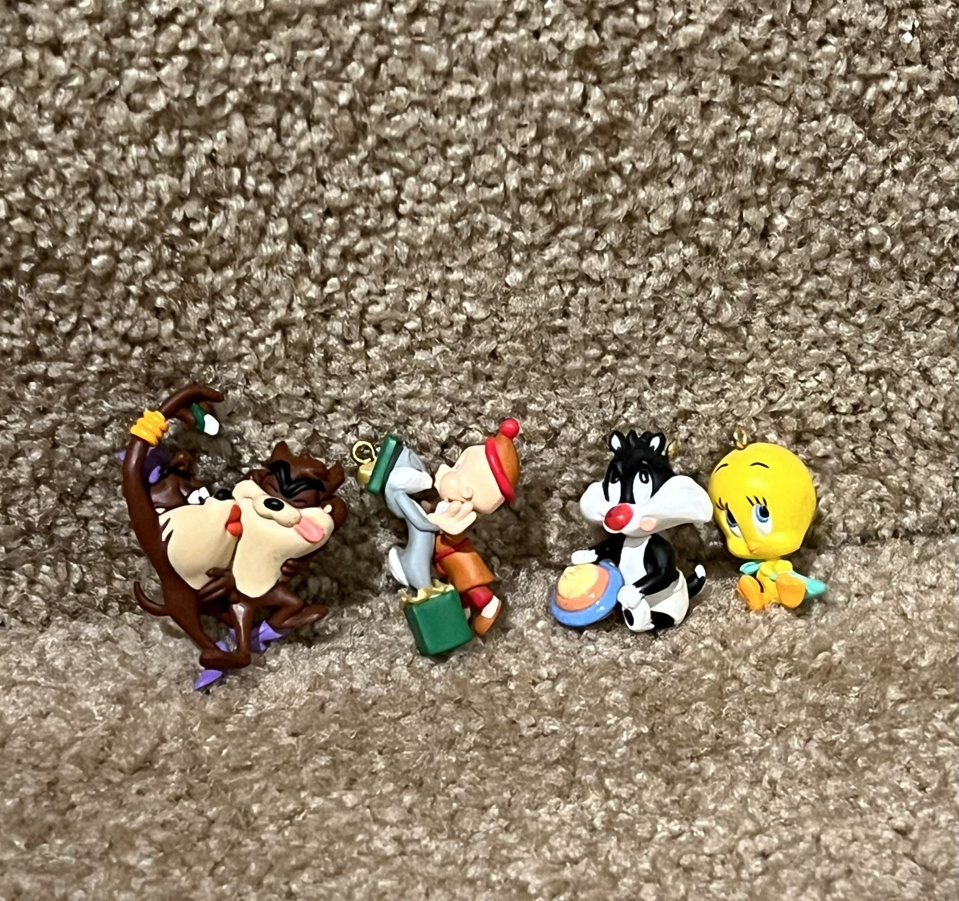 Hallmark miniature Looney Tunes ornaments Taz Bugs Elmer lot of 4