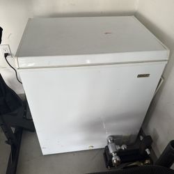 Idylis Deep Freezer 