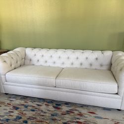 Pottery Barn Chesterfield Roll Arm GR Sofa Linen