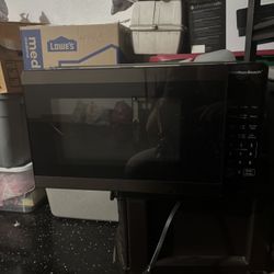 Black Stainless  Steel On The Counter Microwave 