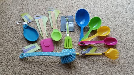 The Spring Shop Lot Of Kitchen Accessories