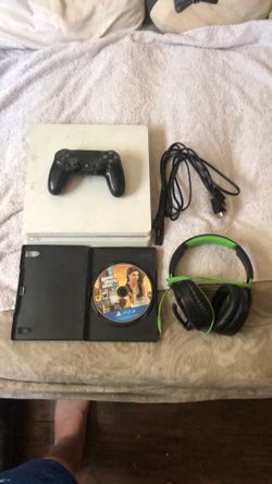 Arctic white ps4 doesn’t work black controller works gta5 still works turtlebeach headset Aso worksl