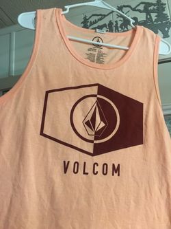 New VOLCOM tee $7 obo