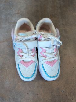 Girls 4.5US sized heelies