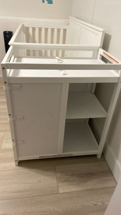 Cuna bebé y sillón