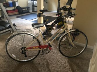 Schwinn Women’s Wayfarer 700c bicycle, Cream