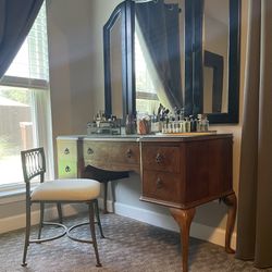 Vanity Table Antique With Mirror And Chair
