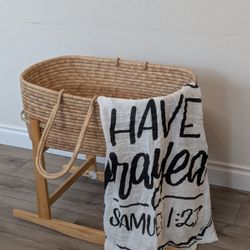 Design Dua Moses Basket With Stand 