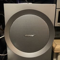 Bose Computer  Audio Speaker With 1 Sub And 2 Left And Righ Speaker 