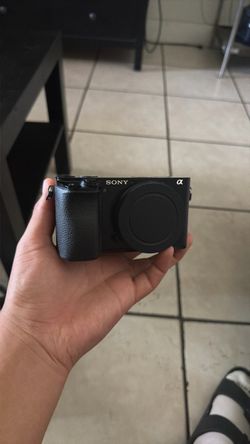 Sony a6100   (Body only) 450 or OBO‼️.