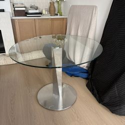 Pedestal table 