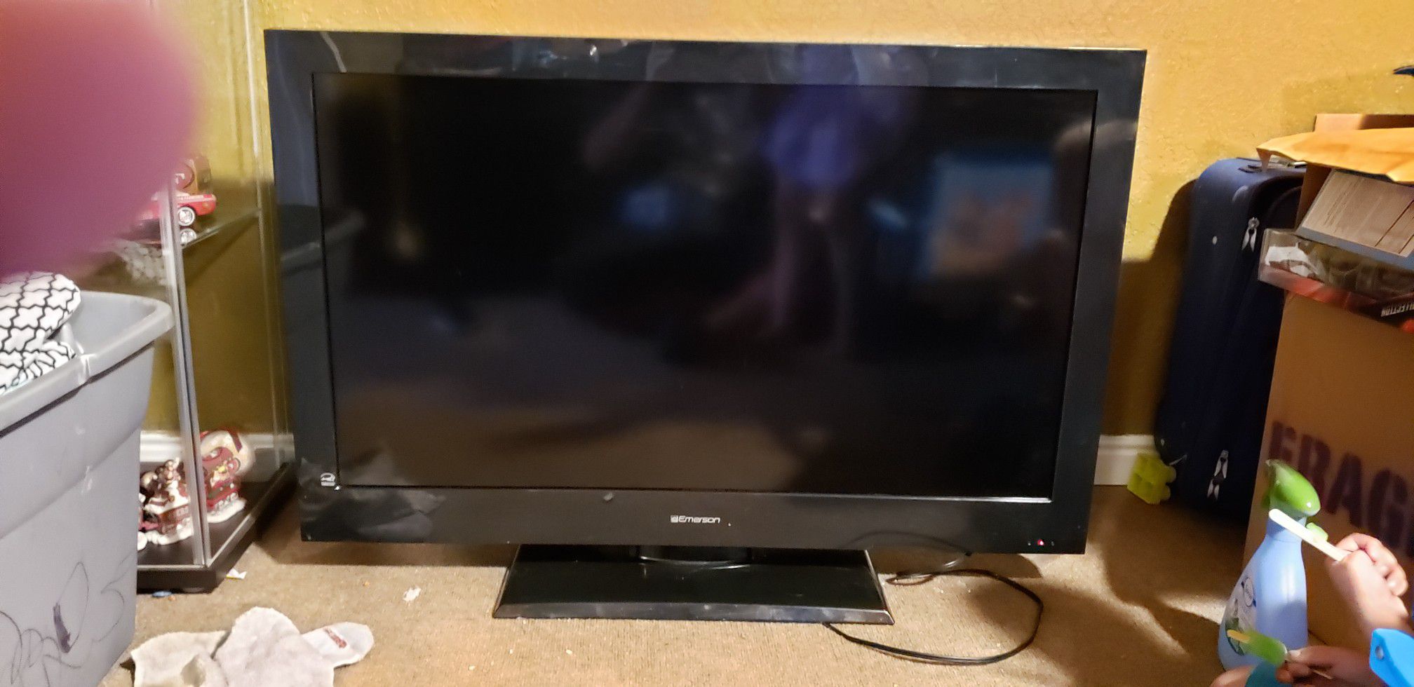 40 inch emerson tv