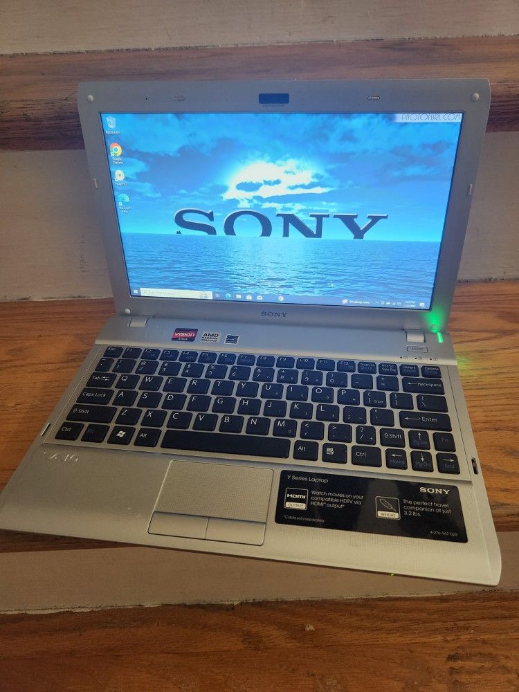 Sony VAIO Laptop Win10Pro/OfficeSuite/8gb